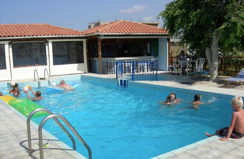 Alex Home Apartments Hersonissos  Dış mekan fotoğraf